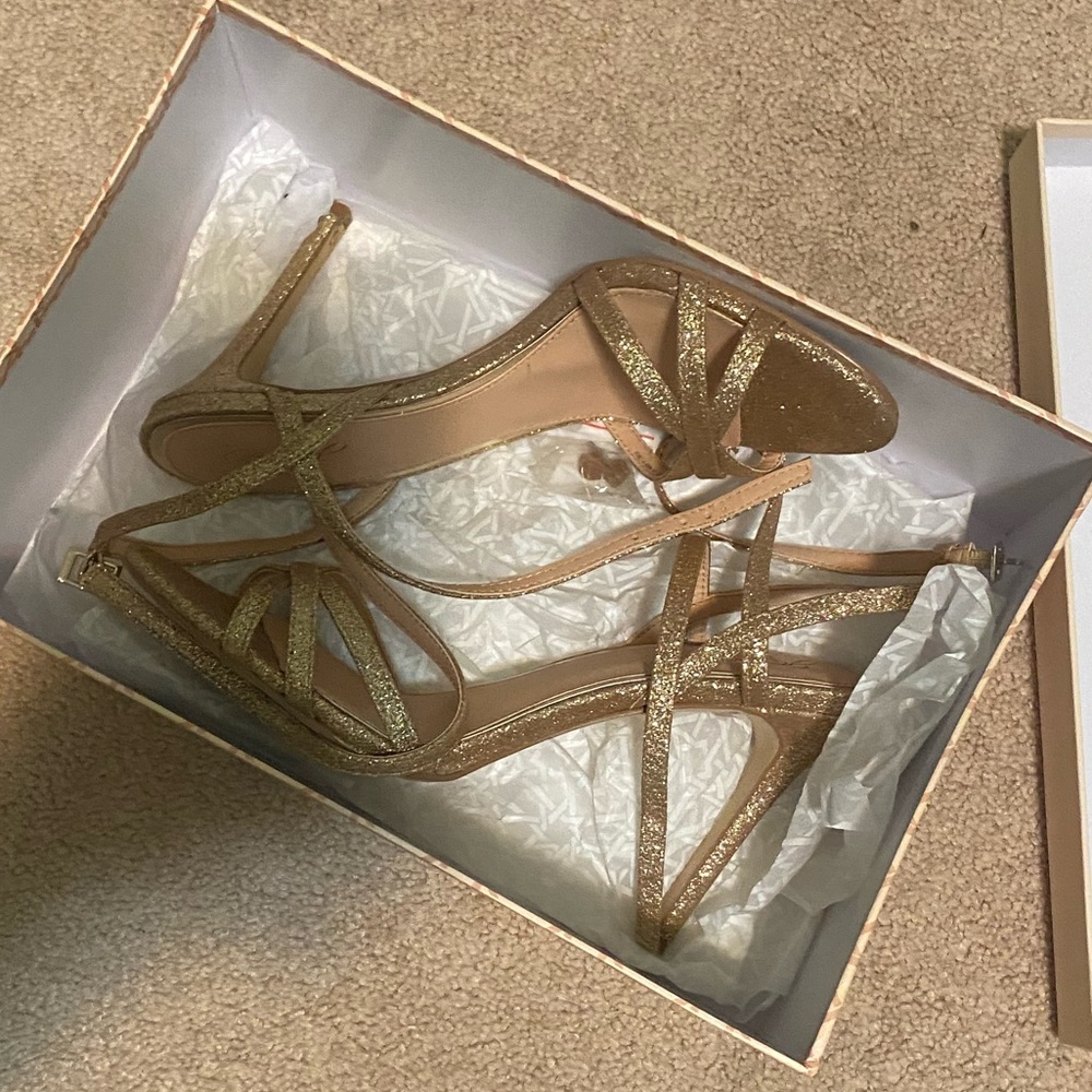 Jewel badgley mischka heels